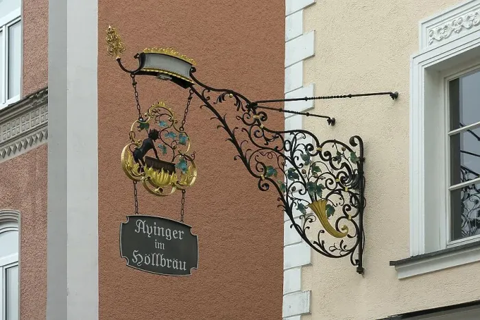 Framed Print : Nose sign from Wirtshaus Hoellbraeu