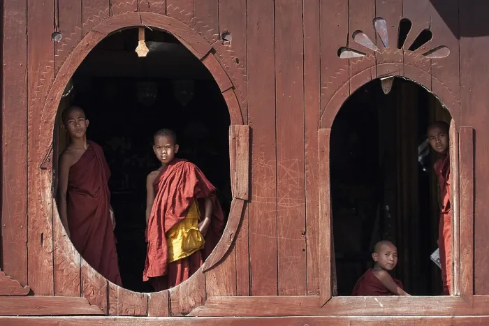 Framed Print : Novice monks in the Shwe Yaunghwe Kyaung Monastery