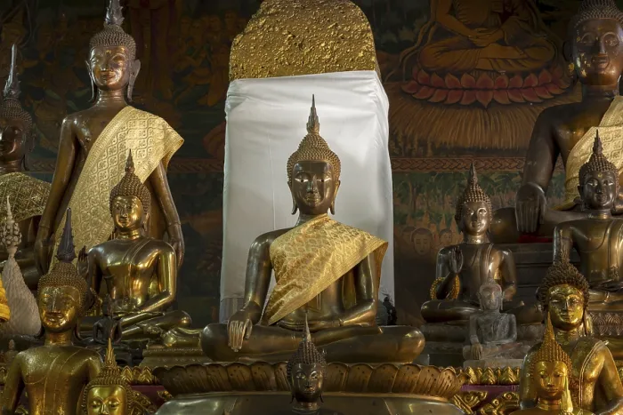 Framed Print : Numerous Buddhas and the city pillar Framed Print : Numerous Buddhas and the city pillar