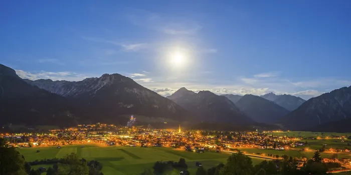 Framed Print : Oberstdorf at night and full moon