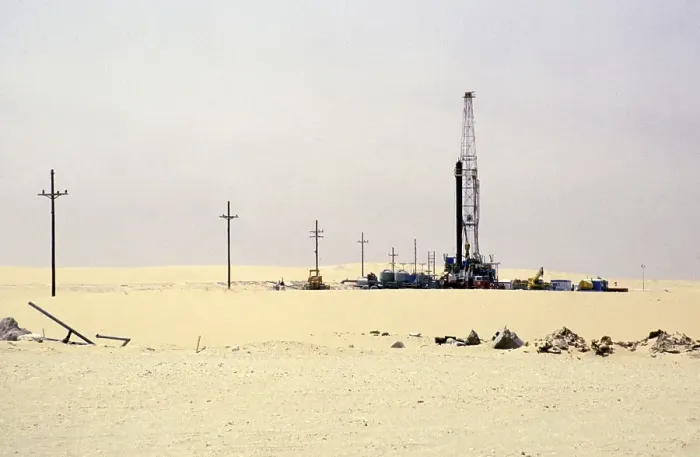 Framed Print : Oil industry in the Dhahran region, Saudi Arabia, oil rig exploration in the Arabian desert 1979, Asia