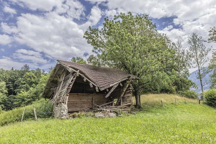 Framed Print : A very old barn that is falling down