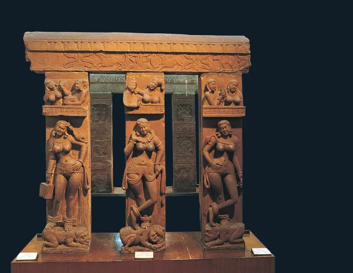 Framed Print : Old sculpture museum, chennai, tamilnadu
