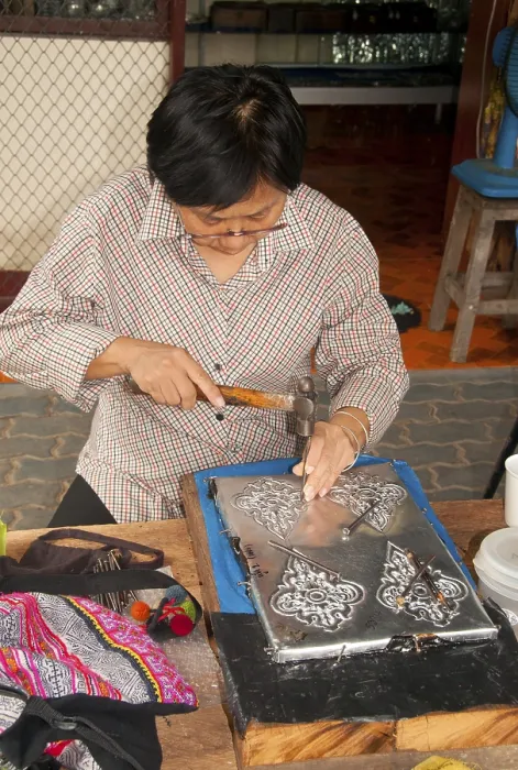 Framed Print : The old silversmiths quarter centred on Baan Wua Lai (Spotted Cow Village)