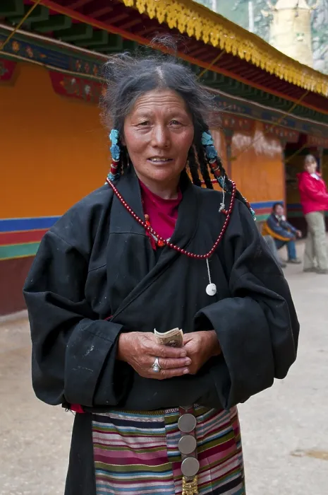 Framed Print : Old tibetan pilgrim in the Drepung temple