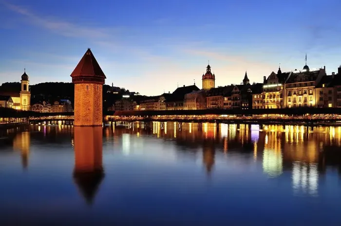 Framed Print : Old town of Lucerne with Kapellbruecke bridge Framed Print : Old town of Lucerne with Kapellbruecke bridge