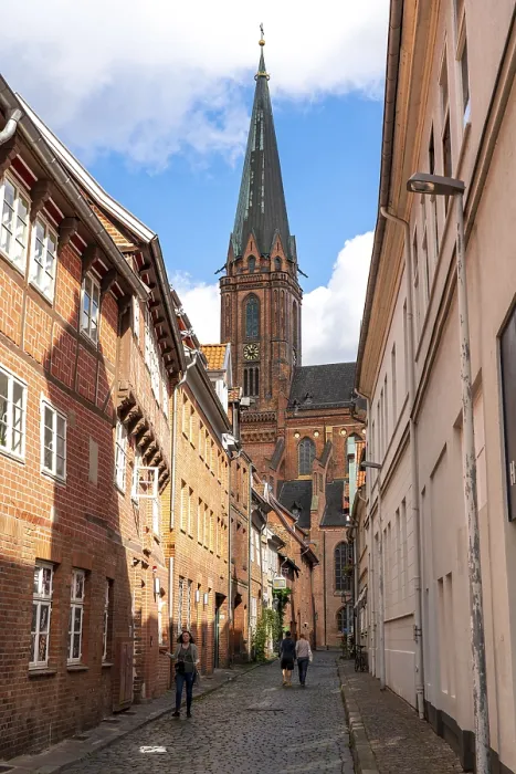 Framed Print : The old town of Lueneburg, view through Koltmannstrasse to St Framed Print : The old town of Lueneburg, view through Koltmannstrasse to St