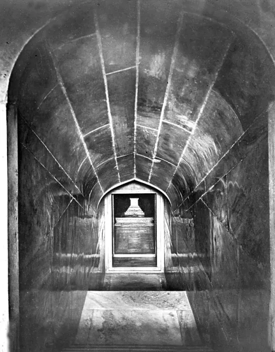 Framed Print : Old vintage lantern slide of taj mahal interior tomb, Agra, uttar pradesh, India, Asia
