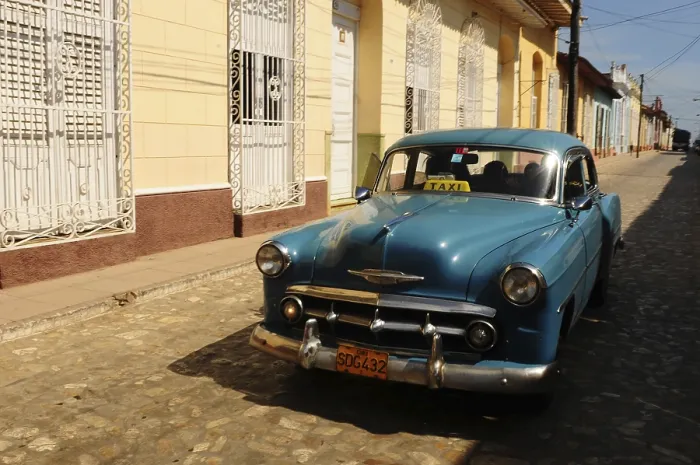 Framed Print : Oldtimer-Taxi in Trinidad Framed Print : Oldtimer-Taxi in Trinidad