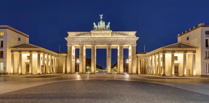Framed Print : Panorama of the Brandenburg Gate in Berlin by night Framed Print : Panorama of the Brandenburg Gate in Berlin by night