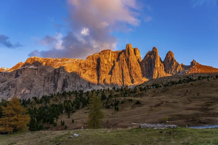 Framed Print : Panoramic view of the Val Gardena Dolomites in Italy