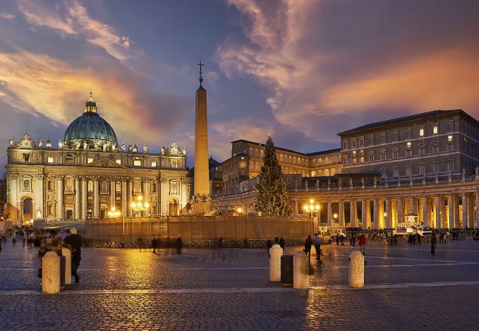 Framed Print : The Papal Basilica of Saint Peter in the Vatican or Saint Peter's Basilica at sunset