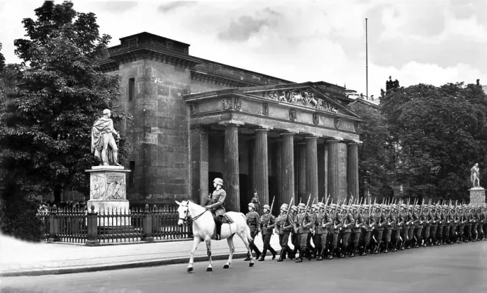 Framed Print : Parade in front of Neue Wache, New Guard House