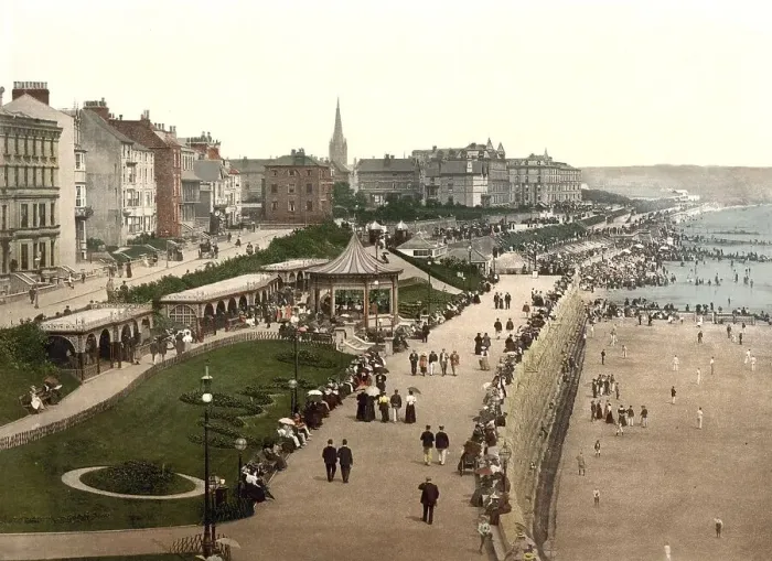 Framed Print : The Parade, Promenade, Bridlington Framed Print : The Parade, Promenade, Bridlington