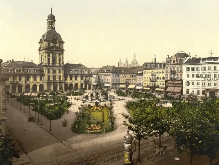 Framed Print : Paradeplatz in Karlsruhe, Baden-Wuerttemberg