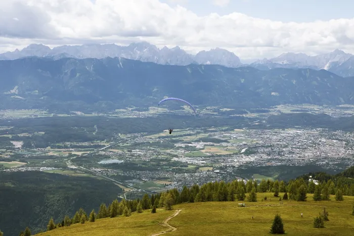 Framed Print : Paraglider on the Gerlitzen Alpe Framed Print : Paraglider on the Gerlitzen Alpe