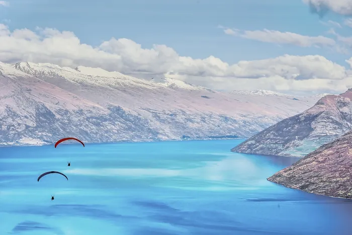 Framed Print : Paragliding over Lake Wakatipu Framed Print : Paragliding over Lake Wakatipu
