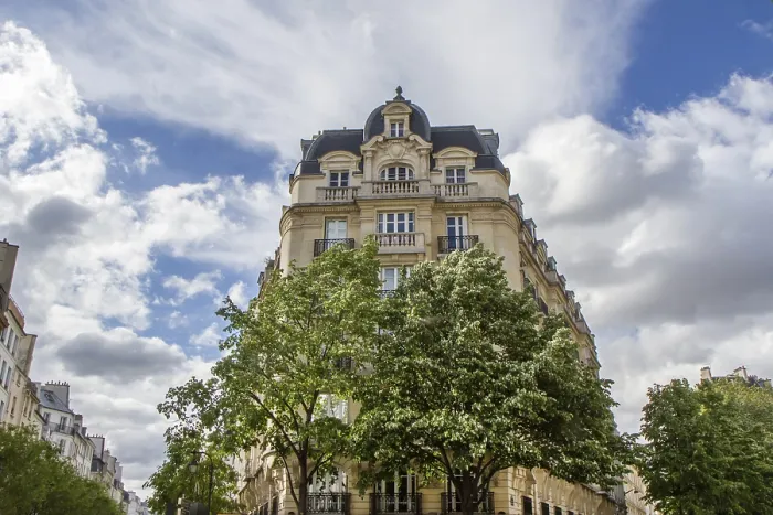 Framed Print : Parisian architecture, France Framed Print : Parisian architecture, France