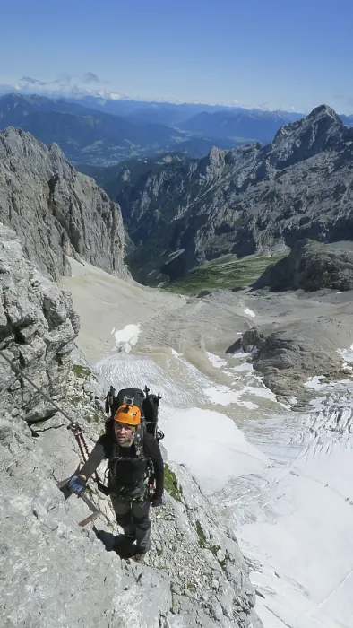 Framed Print : Passage via ferrata with a large exposure and an amazing view of the mountain range and the glacier Framed Print : Passage via ferrata with a large exposure and an amazing view of the mountain range and the glacier