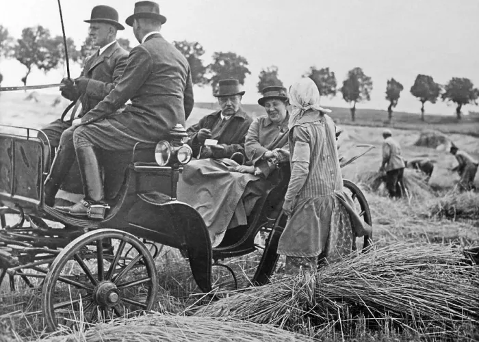 Framed Print : Paul von Hindenburg sitting in a carriage inspecting his lands