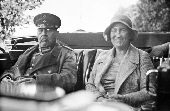Framed Print : Paul von Hindenburg and a woman sitting in a carriage