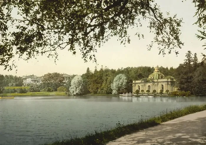 Framed Print : Pavilion and Palace, Tsarskoye Selo