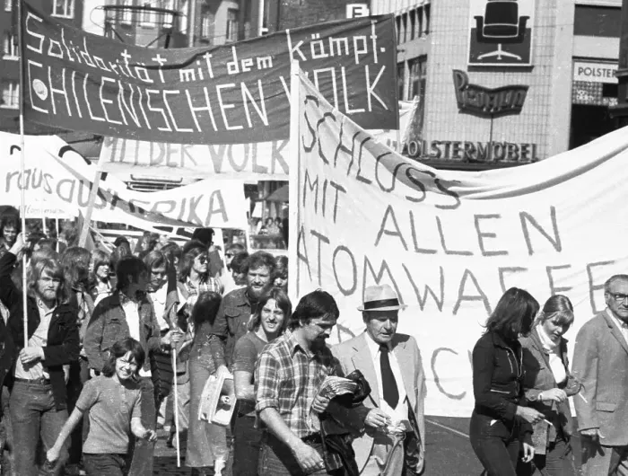 Framed Print : The Peace March 73 of the peace movement on 15 Framed Print : The Peace March 73 of the peace movement on 15