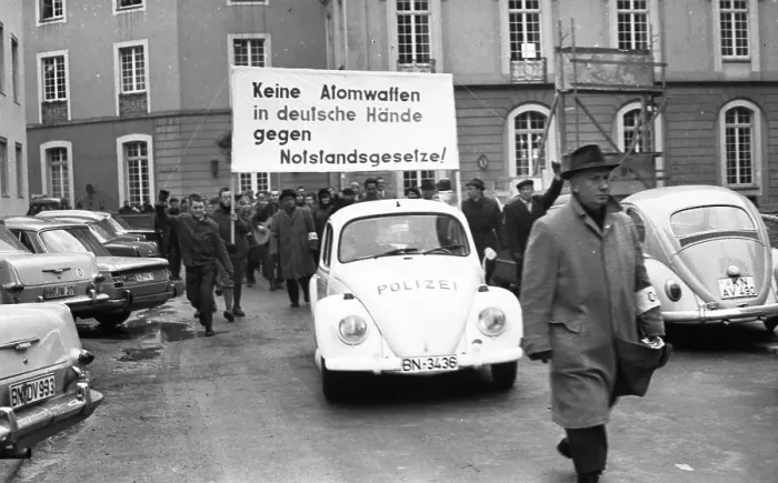 Framed Print : The peace movement demonstrated in Bonn on 16 Framed Print : The peace movement demonstrated in Bonn on 16