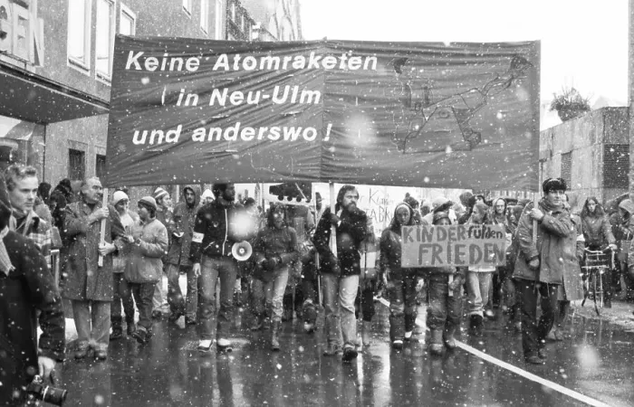 Framed Print : Peace movement demonstrates against missile bases despite heavy snowfall in December 1981