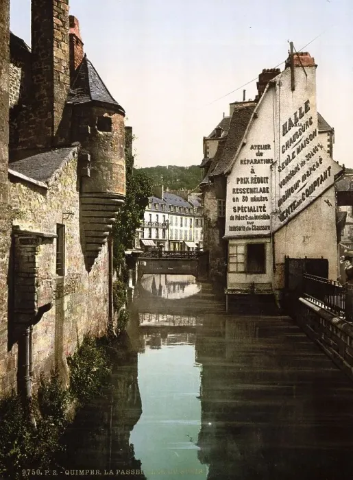 Framed Print : The pedestrian bridge over the Steir in Quimper
