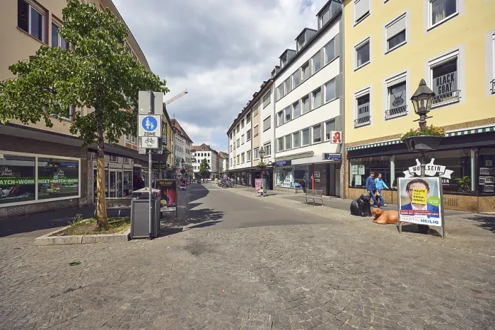 Framed Print : Pedestrian zone, general architecture