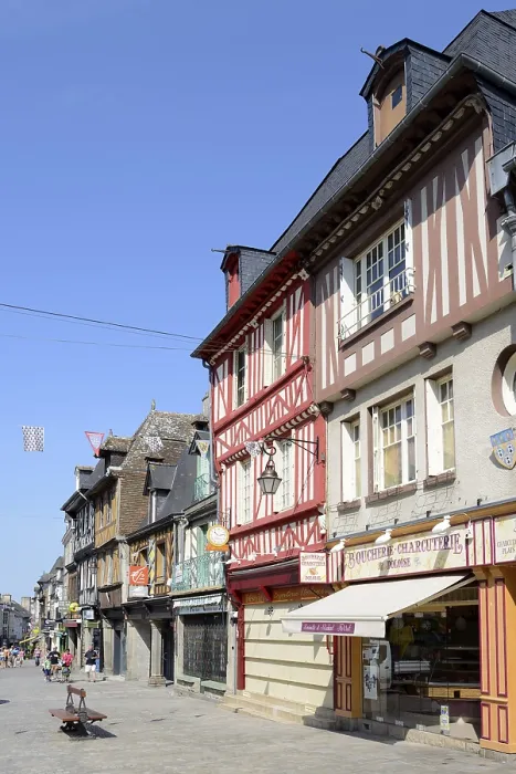 Framed Print : Pedestrian zone with half-timbered houses and shops