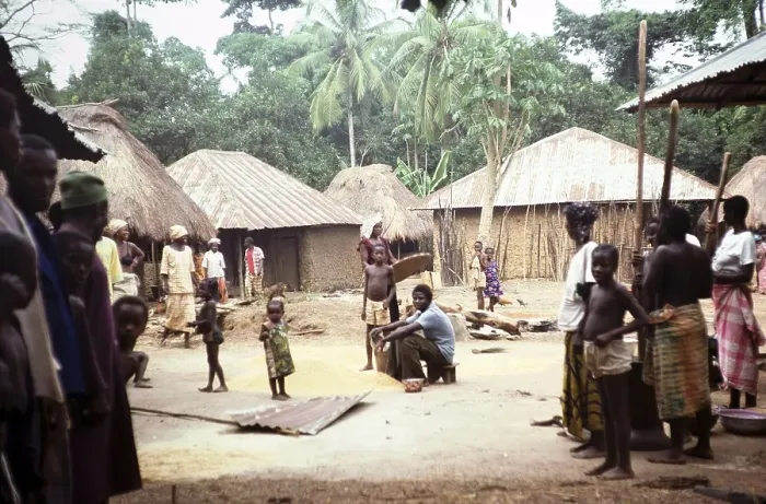 Framed Print : People in the centre of a village, Roten, Northern Province, Sierra Leone, West Africa 1978, Africa Framed Print : People in the centre of a village, Roten, Northern Province, Sierra Leone, West Africa 1978, Africa
