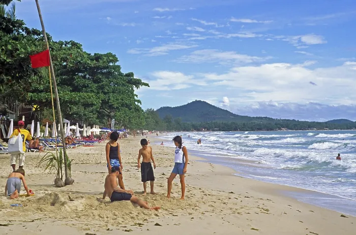 Framed Print : People, children, Chaweng Beach on Ko Samui Framed Print : People, children, Chaweng Beach on Ko Samui