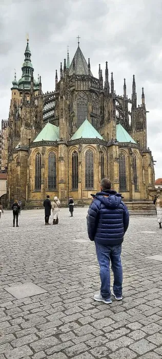 Framed Print : People looking at Saint Vitus Cathedral standing within Prague Castle Framed Print : People looking at Saint Vitus Cathedral standing within Prague Castle