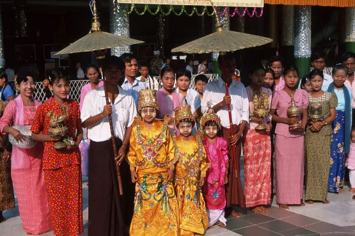 Framed Print : People at religious ceremony, Shwedagon Pagoda