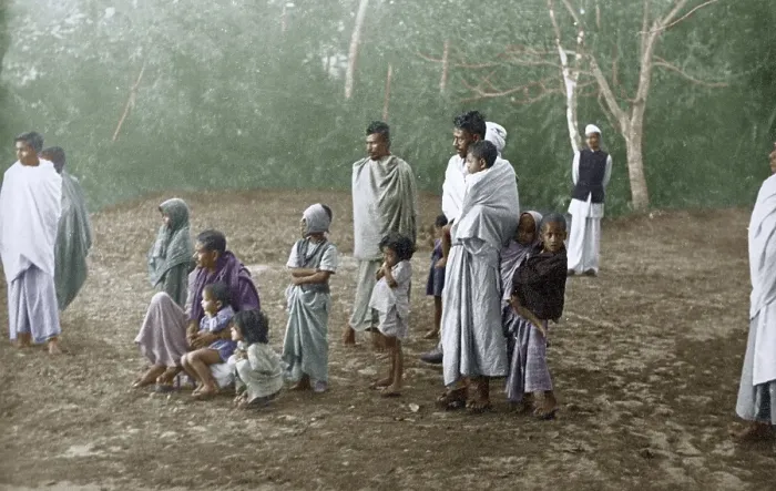 Framed Print : People waiting to meet Mahatma Gandhi Bangladesh, Asia, November 1946