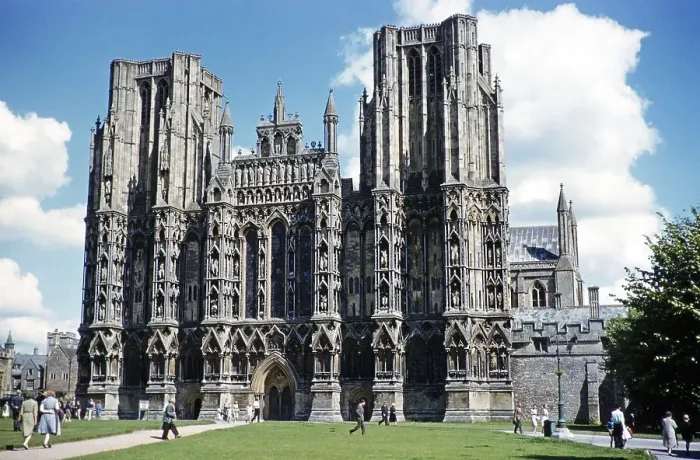 Framed Print : People walking past the west front of Wells Cathedral Church, Wells, Somerset, England, Great Britain, early 1960s Framed Print : People walking past the west front of Wells Cathedral Church, Wells, Somerset, England, Great Britain, early 1960s