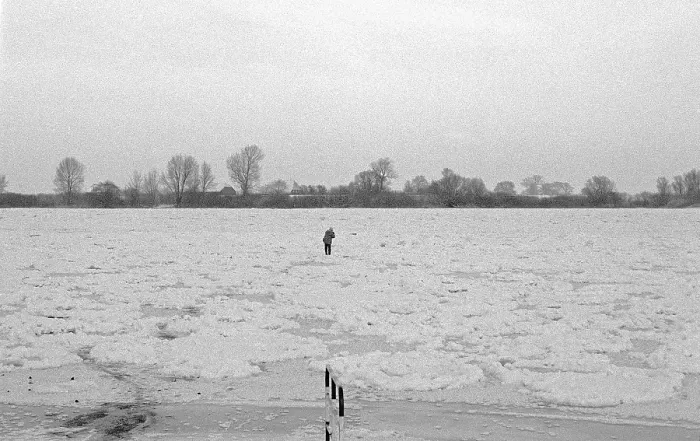 Framed Print : Person on ice rink, frozen Elbe