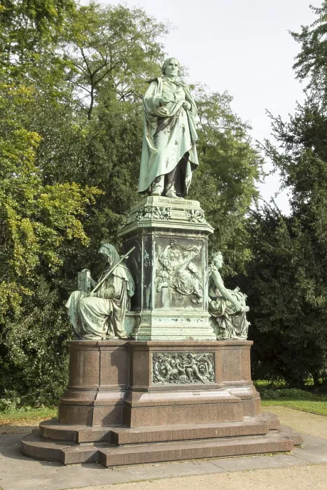 Framed Print : Peter von Cornelius Monument at the Hofgarten