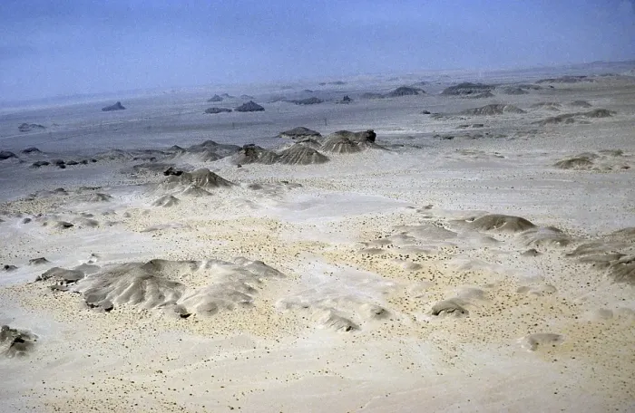 Framed Print : Photo of the Arabian desert taken by a helicopter pilot working in the oil industry in Dharhan, Saudi Arabia, 1979, Asia Framed Print : Photo of the Arabian desert taken by a helicopter pilot working in the oil industry in Dharhan, Saudi Arabia, 1979, Asia