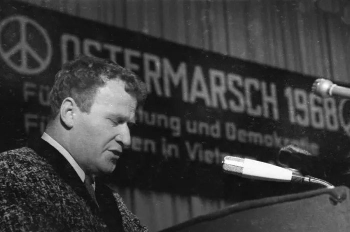 Framed Print : Photos and events from the Ruhr area in the years 1965 to 1971 Framed Print : Photos and events from the Ruhr area in the years 1965 to 1971