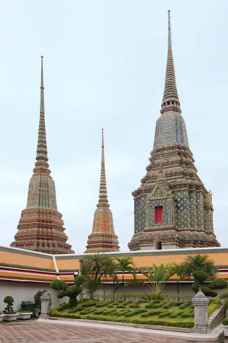 Framed Print : Phra Maha Chedi Si Ratchakan of Wat Pho Framed Print : Phra Maha Chedi Si Ratchakan of Wat Pho