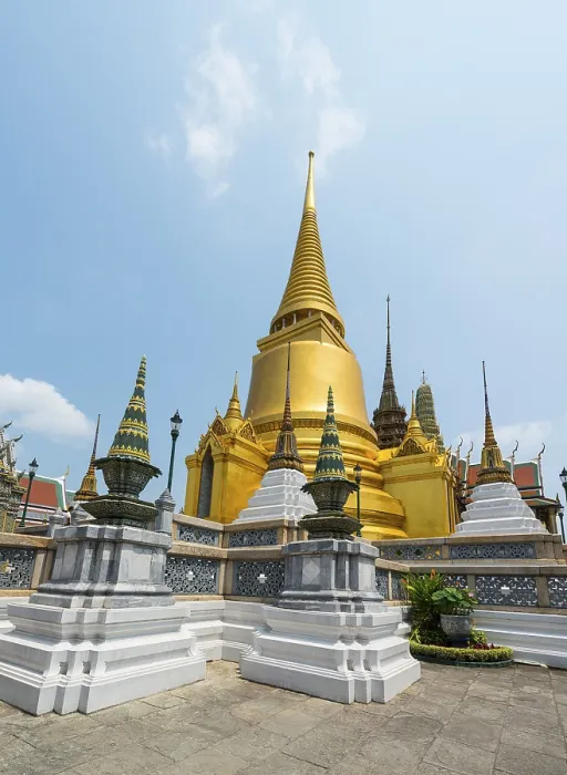 Framed Print : Phra Si Rattana Chedi, Wat Phra Kaeo Temple Framed Print : Phra Si Rattana Chedi, Wat Phra Kaeo Temple