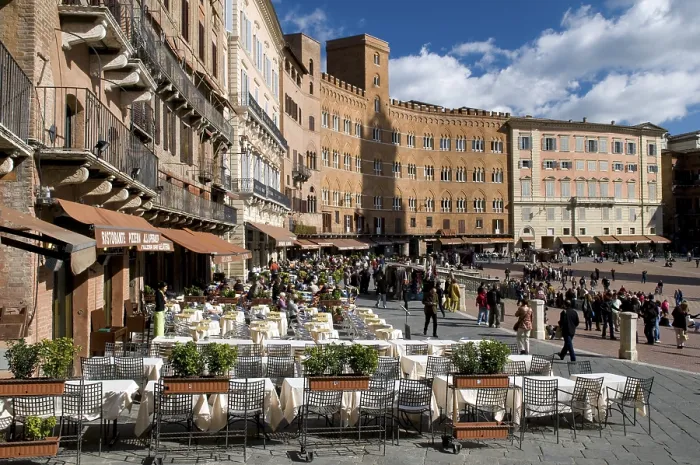 Framed Print : Piazza del Campo, Siena, Unesco World Heritage Site Framed Print : Piazza del Campo, Siena, Unesco World Heritage Site