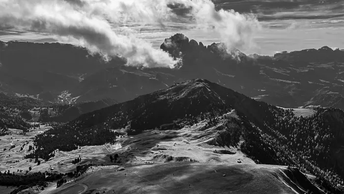 Framed Print : The Picberg, in the background the peaks of the Sassolungo group Framed Print : The Picberg, in the background the peaks of the Sassolungo group