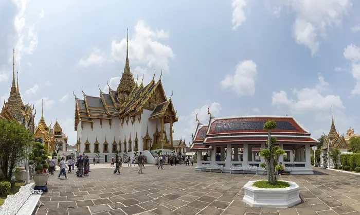 Framed Print : A picture of the Royal Hall of Dusit Maha Prasat at the Grand Palace