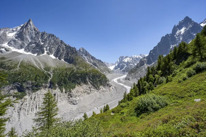 Framed Print : Picturesque mountain landscape with imposing mountain peaks and glaciers Framed Print : Picturesque mountain landscape with imposing mountain peaks and glaciers