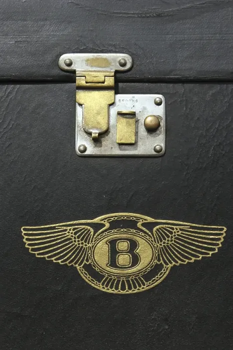 Framed Print : Detail of a piece of luggage of a vintage car (Bentley)