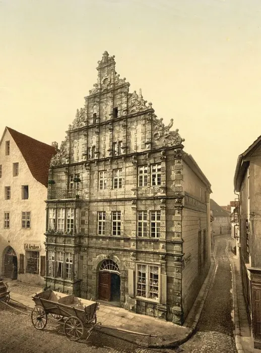 Framed Print : The Pied Piper House in Hamelin Framed Print : The Pied Piper House in Hamelin